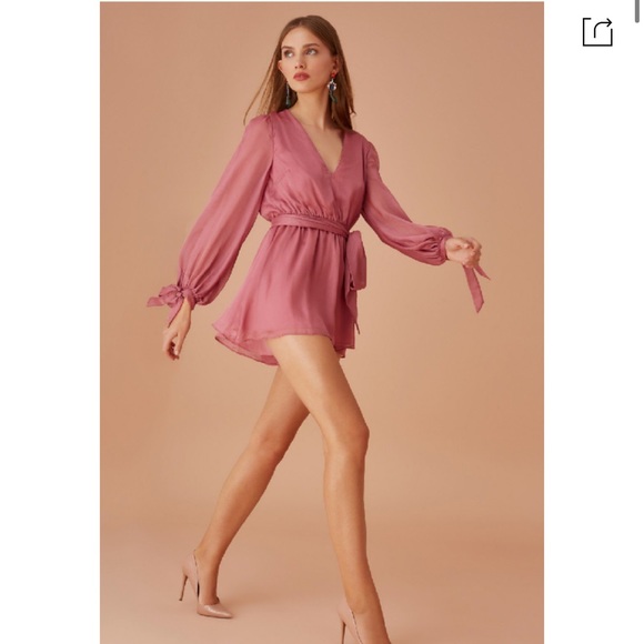 This is a beautiful cheshire LS play suit size xxs - Picture 3 of 3